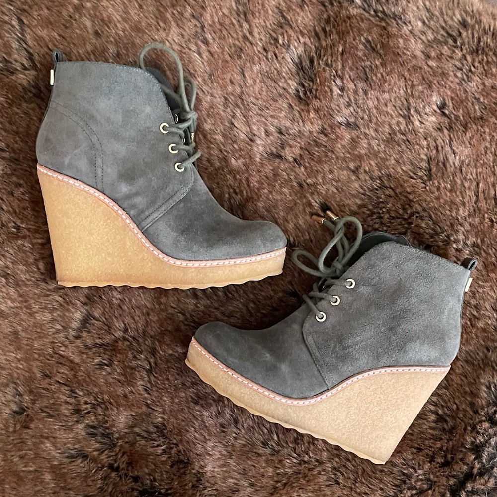 Tory Burch Denise Wedge Split Suede Booties Size 7